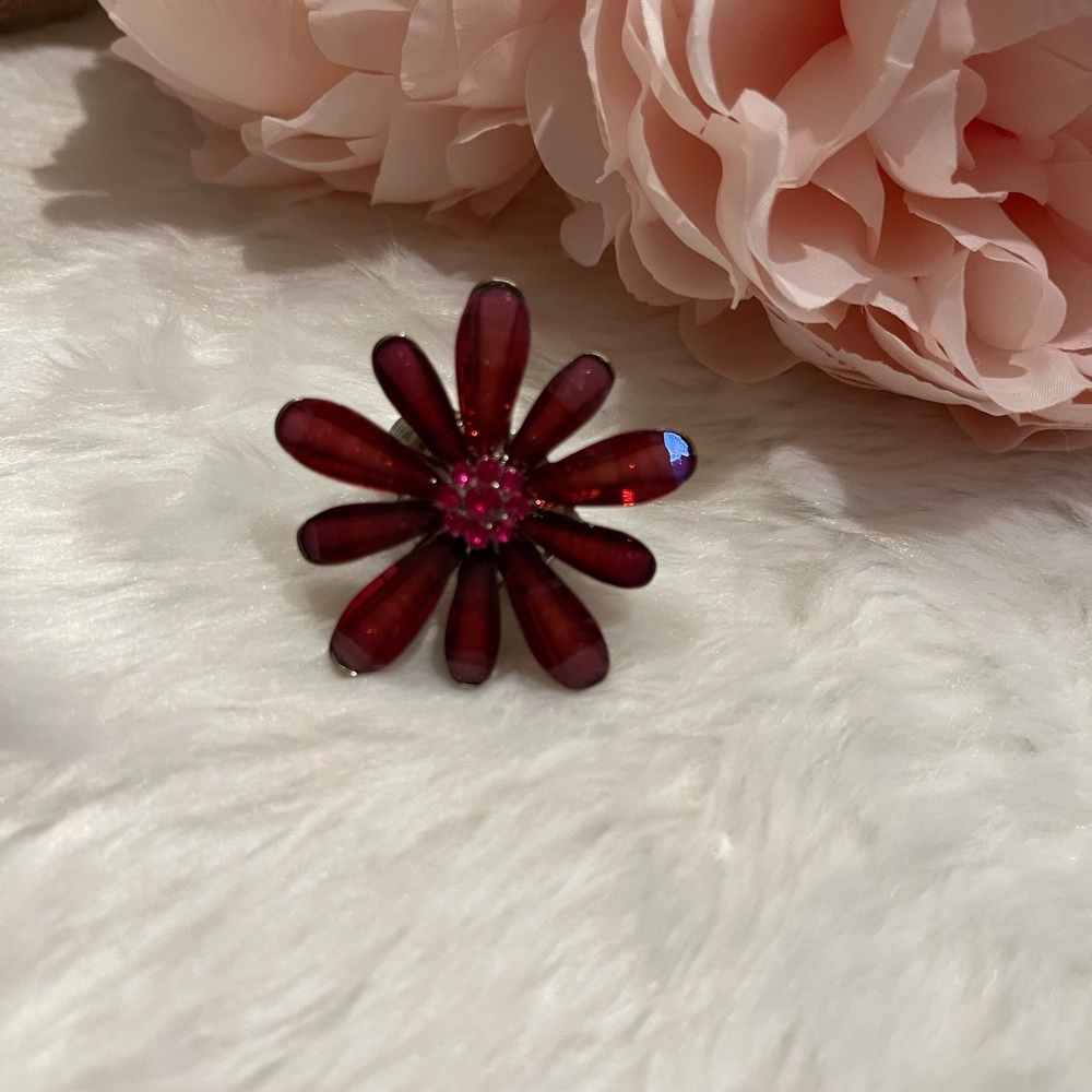 Large Flower Ring - Picture 3 of 5